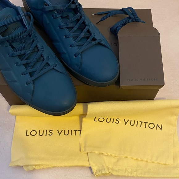 LOUIS VUITTON.  USED IN MINT CONDITION 🔥

FUSELAGE SNEAKER - Picture 2 of 16